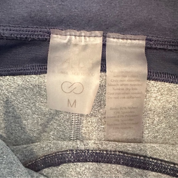 Women’s Cabi Color Block 27” Leggings Medium - Picture 6 of 6